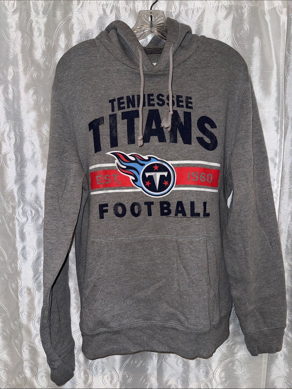 Tennessee Titans Gray Pullover Hoodie - NFL Team Sweatshirt Size Medium 🔥 G11